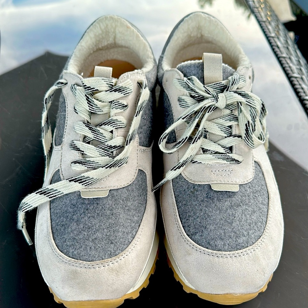 Men’s size 12 Universal Thread fleece lined sneakers